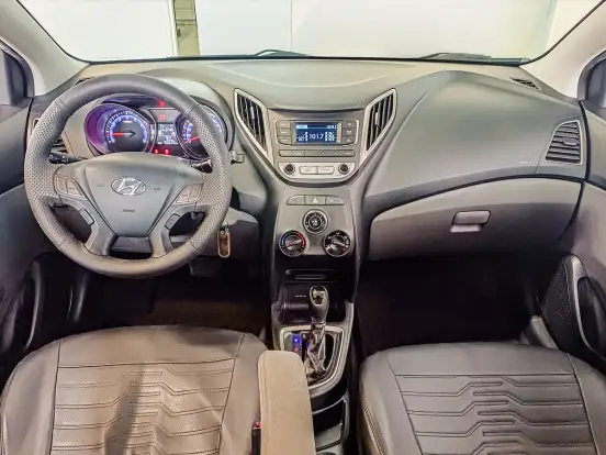 HYUNDAI-HB20S-1.6 COMFORT PLUS 16V FLEX 4P AUTOMÁTICO HYUNDAI-HB20S-2016