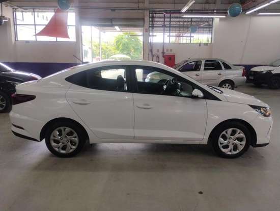 HYUNDAI-HB20S-2024