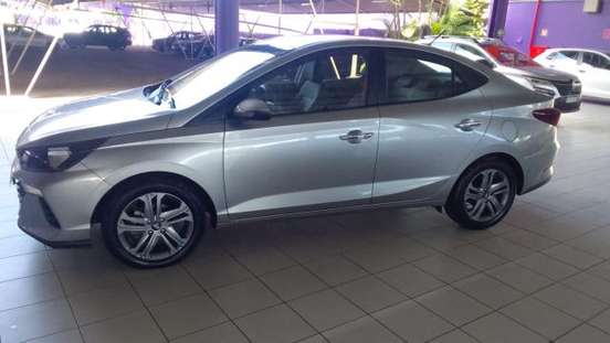 HYUNDAI-HB20S-2025