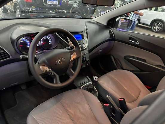 HYUNDAI-HB20S-2015