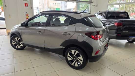 HYUNDAI-HB20X-2021