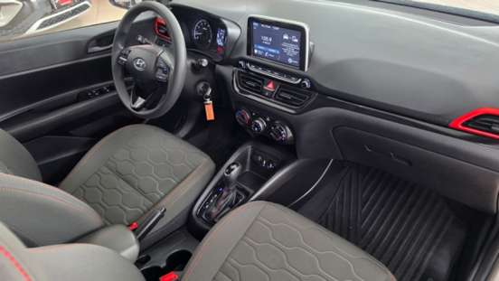 HYUNDAI-HB20X-2021