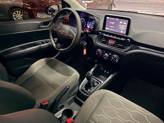 HYUNDAI-HB20X-2021