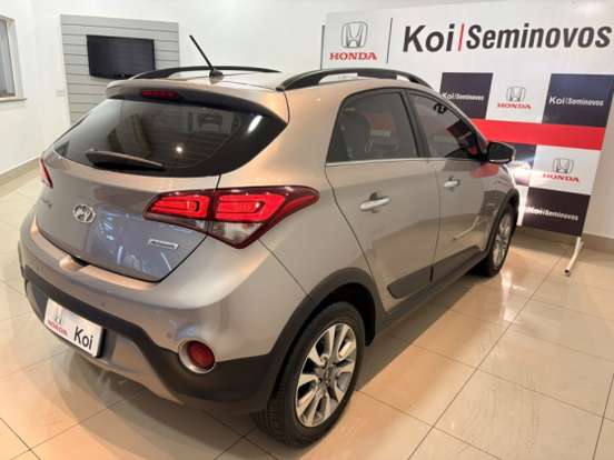 HYUNDAI-HB20X-1.6 16V PREMIUM FLEX 4P AUTOMÁTICO HYUNDAI-HB20X-2018