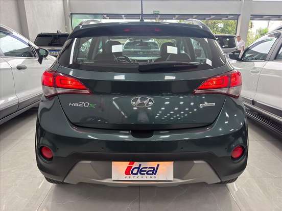 HYUNDAI-HB20X-1.6 16V PREMIUM FLEX 4P AUTOMÁTICO HYUNDAI-HB20X-2016