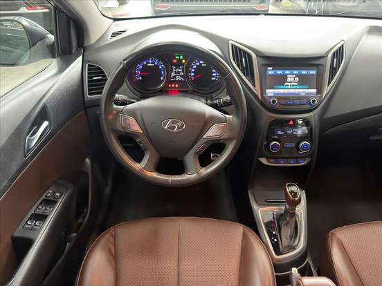 HYUNDAI-HB20X-1.6 16V PREMIUM FLEX 4P AUTOMÁTICO HYUNDAI-HB20X-2016