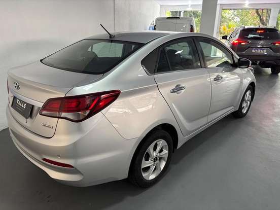 HYUNDAI-HB20X-1.6 16V PREMIUM FLEX 4P AUTOMÁTICO HYUNDAI-HB20X-2016