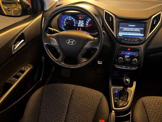 HYUNDAI-HB20X-1.6 16V PREMIUM FLEX 4P AUTOMÁTICO HYUNDAI-HB20X-2017