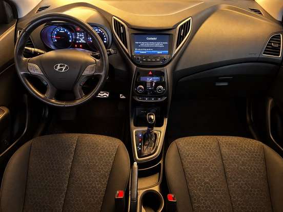 HYUNDAI-HB20X-1.6 16V PREMIUM FLEX 4P AUTOMÁTICO HYUNDAI-HB20X-2017