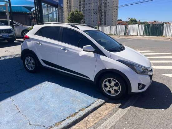 HYUNDAI-HB20X-1.6 16V PREMIUM FLEX 4P AUTOMÁTICO HYUNDAI-HB20X-2014