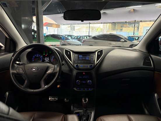 HYUNDAI-HB20X-2018