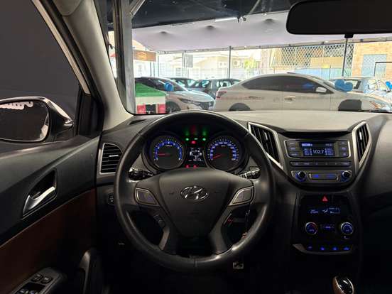 HYUNDAI-HB20X-2018