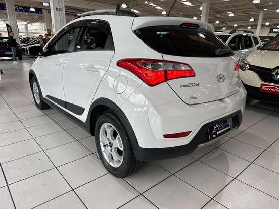 HYUNDAI-HB20X-1.6 16V STYLE FLEX 4P MANUAL HYUNDAI-HB20X-2015