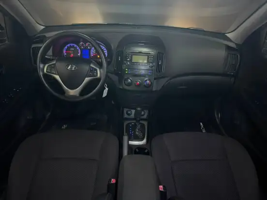 HYUNDAI-I30-2010