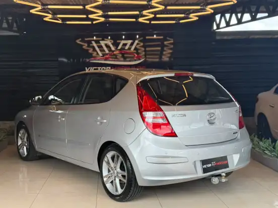 HYUNDAI-I30-2.0 MPFI GLS 16V GASOLINA 4P AUTOMÁTICO HYUNDAI-I30-2011