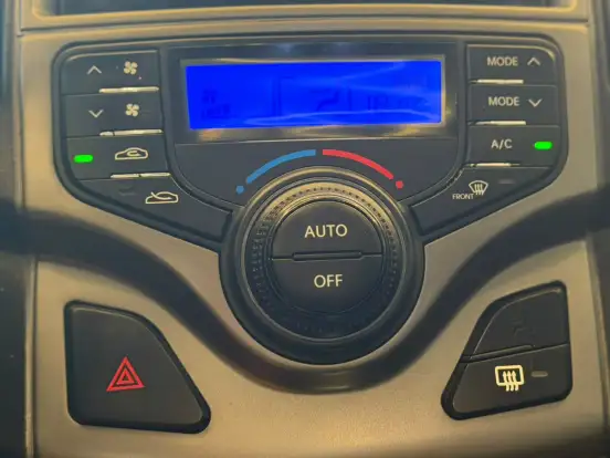 HYUNDAI-I30-2011