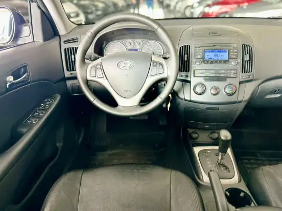 HYUNDAI-I30-2010