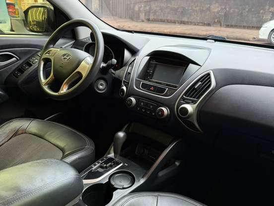 HYUNDAI-IX35-2.0 MPFI GLS 4X2 16V GASOLINA 4P AUTOMÁTICO HYUNDAI-IX35-2010