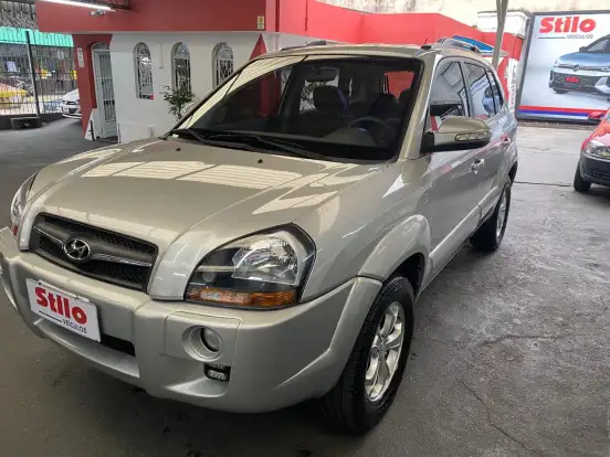 HYUNDAI-TUCSON-2.0 MPFI GL 16V 142CV 2WD GASOLINA 4P AUTOMÁTICO HYUNDAI-TUCSON-2010