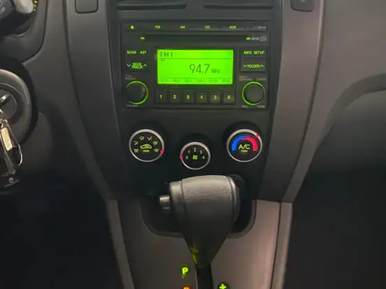 HYUNDAI-TUCSON-2.0 MPFI GL 16V 142CV 2WD GASOLINA 4P AUTOMÁTICO HYUNDAI-TUCSON-2010