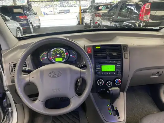 HYUNDAI-TUCSON-2.0 MPFI GL 16V 142CV 2WD GASOLINA 4P AUTOMÁTICO HYUNDAI-TUCSON-2010