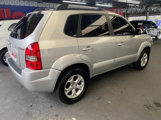 HYUNDAI-TUCSON-2.0 MPFI GL 16V 142CV 2WD GASOLINA 4P AUTOMÁTICO HYUNDAI-TUCSON-2010