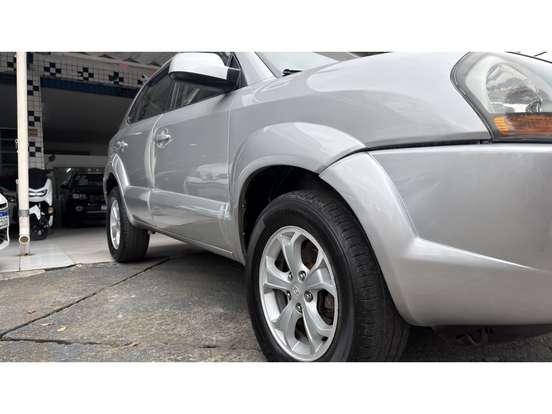 HYUNDAI-TUCSON-2011