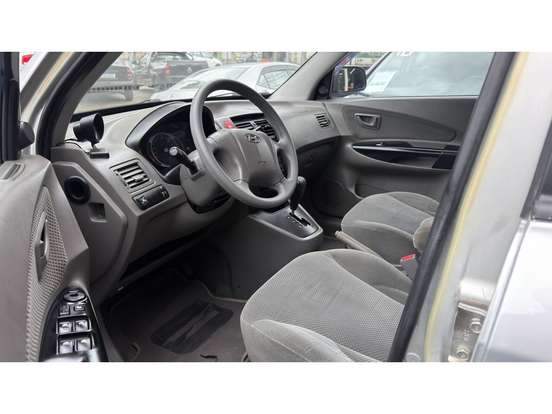 HYUNDAI-TUCSON-2011