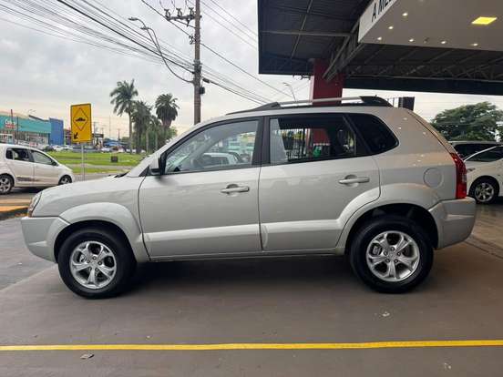 HYUNDAI-TUCSON-2012