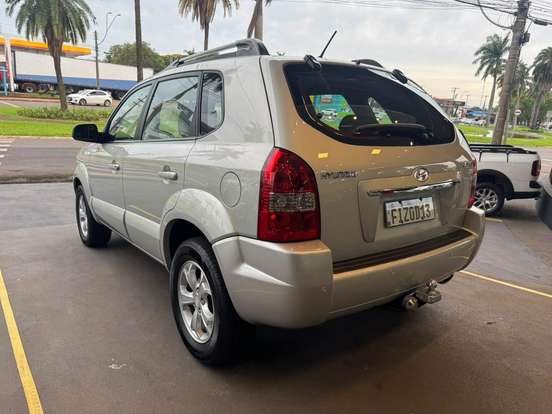 HYUNDAI-TUCSON-2012