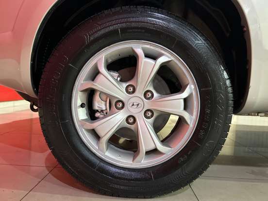 HYUNDAI-TUCSON-2.0 MPFI GLS 16V 143CV 2WD GASOLINA 4P AUTOMÁTICO HYUNDAI-TUCSON-2011