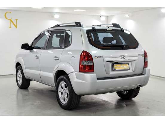 HYUNDAI-TUCSON-2.0 MPFI GLS BASE 16V 143CV 2WD FLEX 4P AUTOMÁTICO HYUNDAI-TUCSON-2015