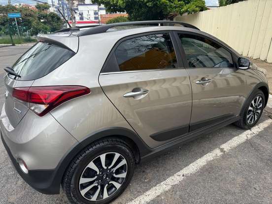 HYUNDAI-HB20X-1.6 16V PREMIUM FLEX 4P AUTOMÁTICO HYUNDAI-HB20X-2018
