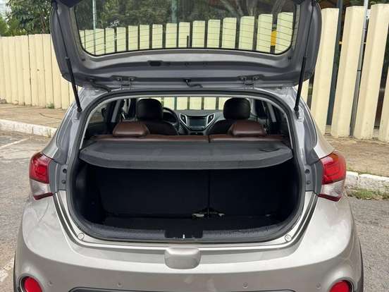 HYUNDAI-HB20X-1.6 16V PREMIUM FLEX 4P AUTOMÁTICO HYUNDAI-HB20X-2018