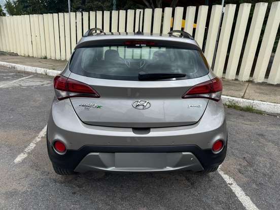HYUNDAI-HB20X-2018