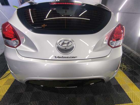 HYUNDAI-VELOSTER-2012