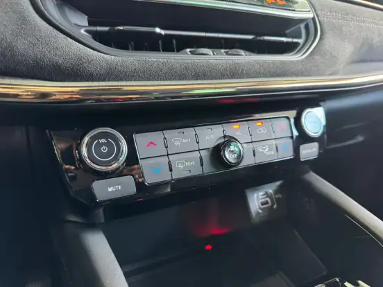 JEEP-COMMANDER-2022