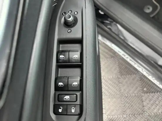JEEP-COMMANDER-1.3 T270 TURBO FLEX LONGITUDE AT6 JEEP-COMMANDER-2024