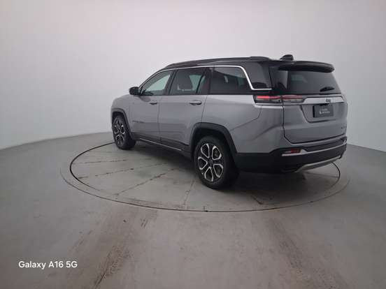 JEEP-COMMANDER-2024