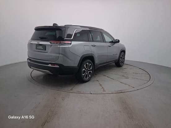 JEEP-COMMANDER-2024