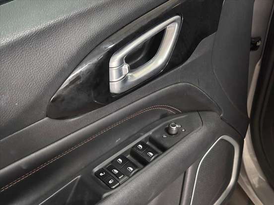 JEEP-COMMANDER-1.3 T270 TURBO FLEX LIMITED AT6 JEEP-COMMANDER-2022