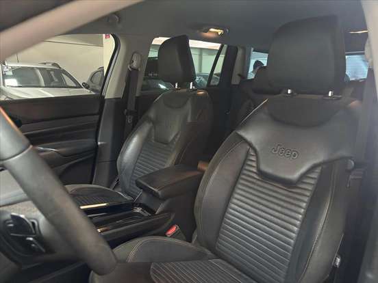JEEP-COMMANDER-2022
