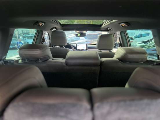 JEEP-COMMANDER-2024