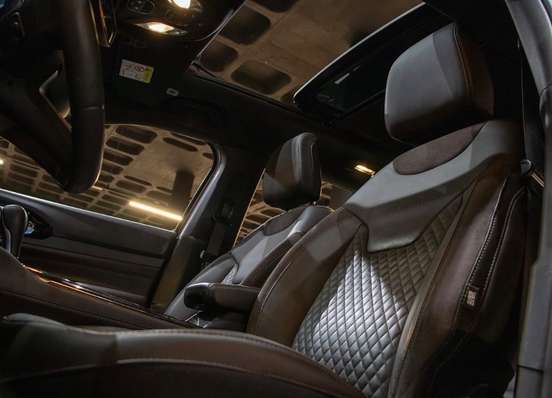 JEEP-COMMANDER-2023
