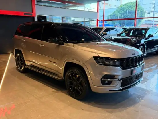 JEEP-COMMANDER-2.0 HURRICANE 4 TURBO GASOLINA BLACKHAWK AT9 JEEP-COMMANDER-2024