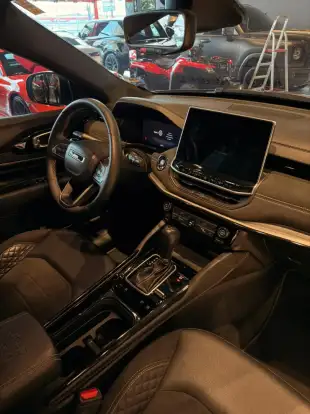JEEP-COMMANDER-2.0 HURRICANE 4 TURBO GASOLINA BLACKHAWK AT9 JEEP-COMMANDER-2024