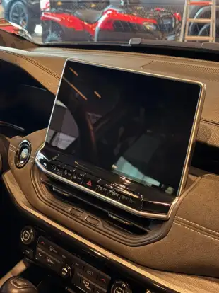 JEEP-COMMANDER-2024