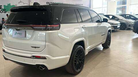 JEEP-COMMANDER-2025