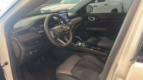 JEEP-COMMANDER-2025