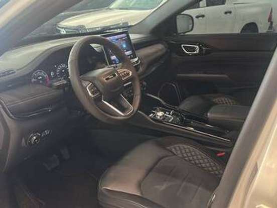 JEEP-COMMANDER-2.0 HURRICANE 4 TURBO GASOLINA BLACKHAWK AT9 JEEP-COMMANDER-2025